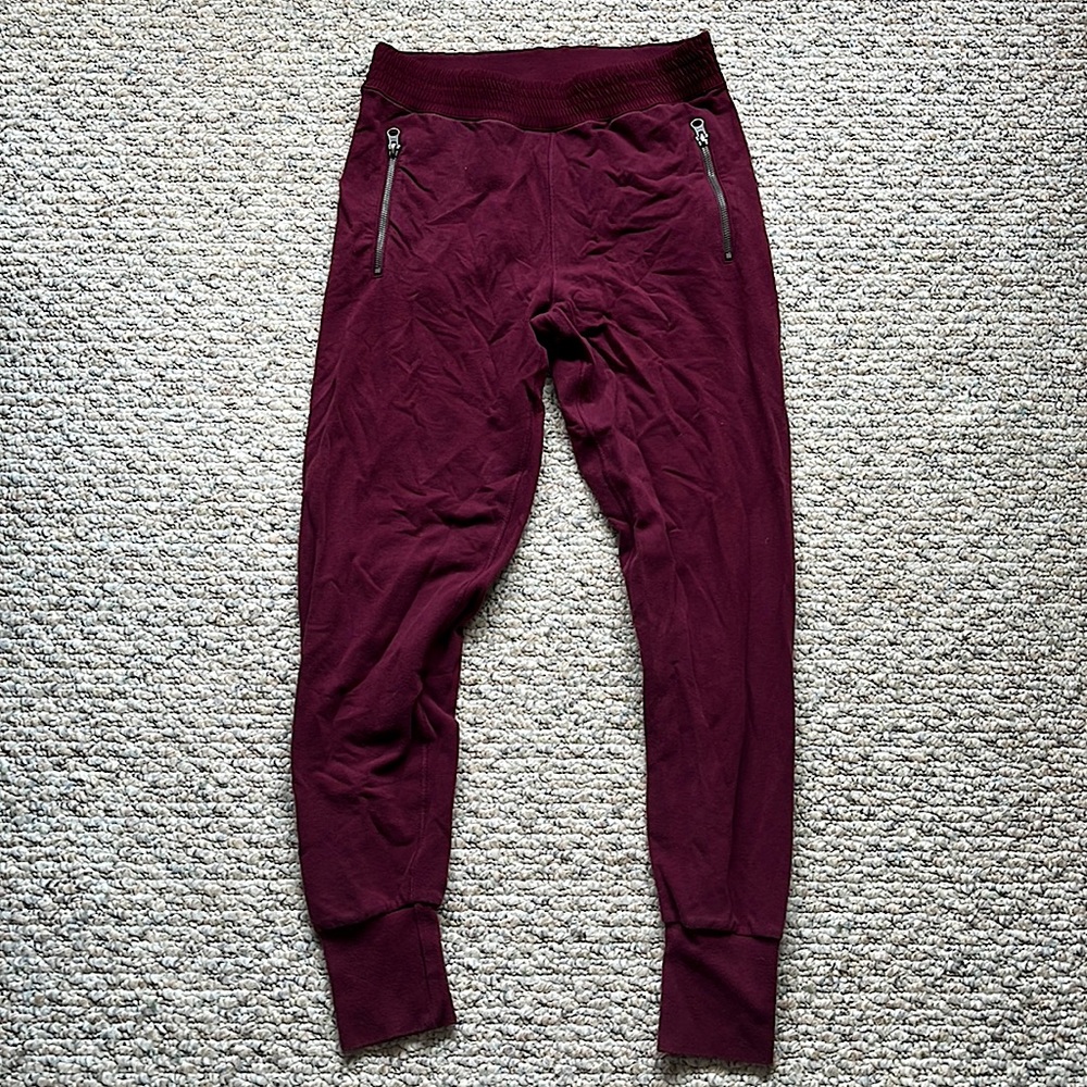 XS TNA joggers